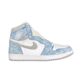 Air Jordan 1 Retro “Hyper Royal Smoke Grey”